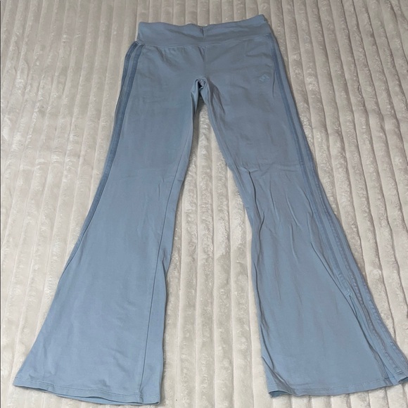 Adidas Slim Fit Flare | Size XL Kids (16) - Picture 1 of 8